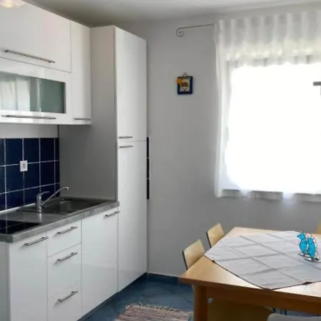 Lara Rab - One Bedroom With Balcony Appartement *